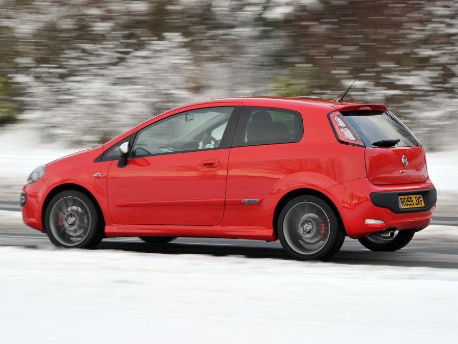  Fiat Punto Evo 3-Door 2010 года  (UK) (фото 3 из 16)